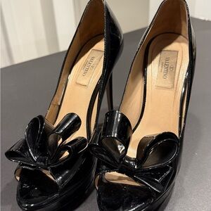 Valentino Garavani Glossy Black Bow Heels